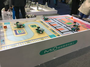 南昌教育装备展览会 九零后机器人团队萝卜立方Mio机器人成亮点